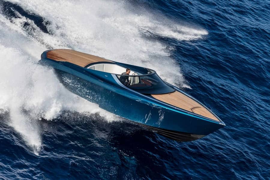 President Gymnast camera Nederlandse Quintessence Yachts met Aston Martins epische AM37 speedboot op  Yachts Miami Beach-beurs | Informatie voor de watersporter