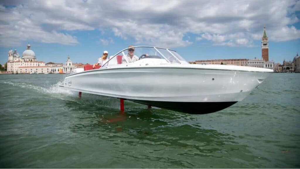 Candela C-7 Eerste vliegende electrische boot Venetie