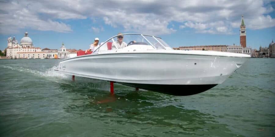 Candela C-7 Eerste vliegende electrische boot Venetie