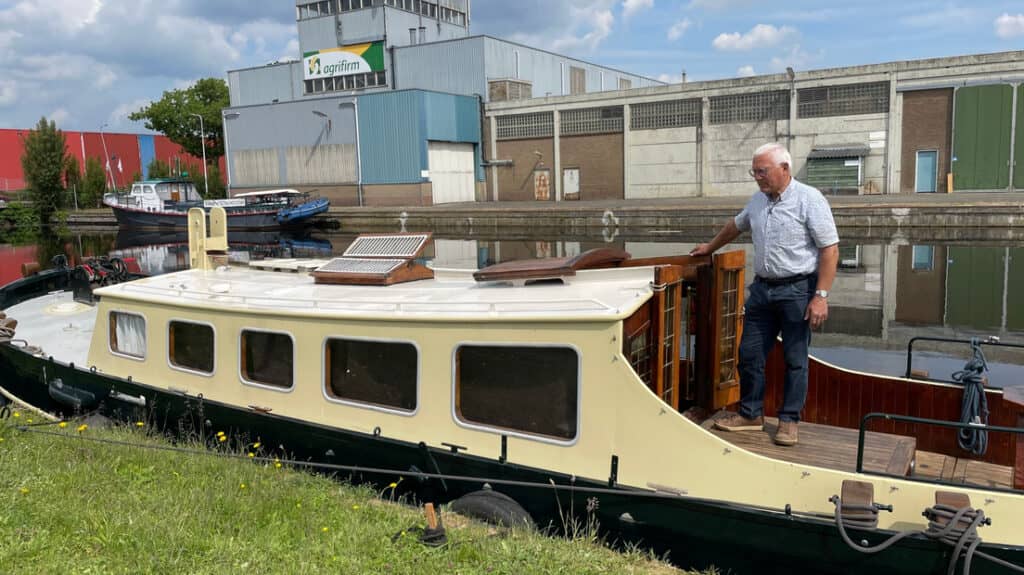 Oud schip voor Hoogeveense Vincent van Gogh-boottochten 'ademt de sfeer van toen'