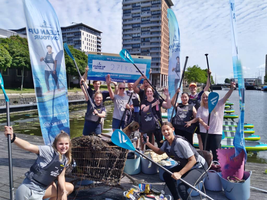 Clean up on Tour haalt 1663 kg afval uit water in Nederland