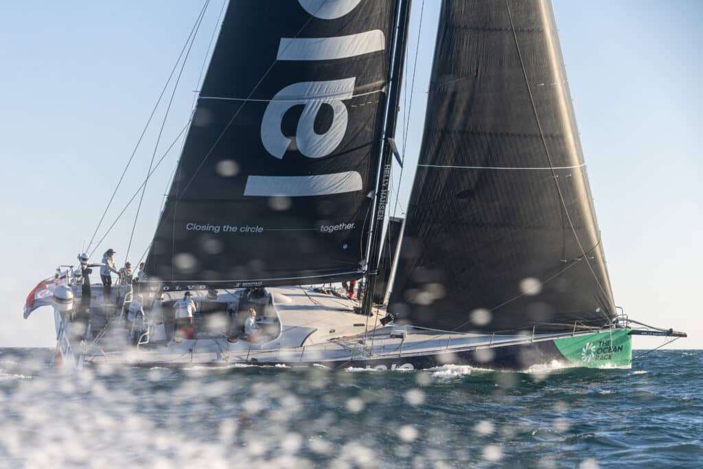 Team JAJO in op en top race modus aan de start van de In Port Race in Alicante